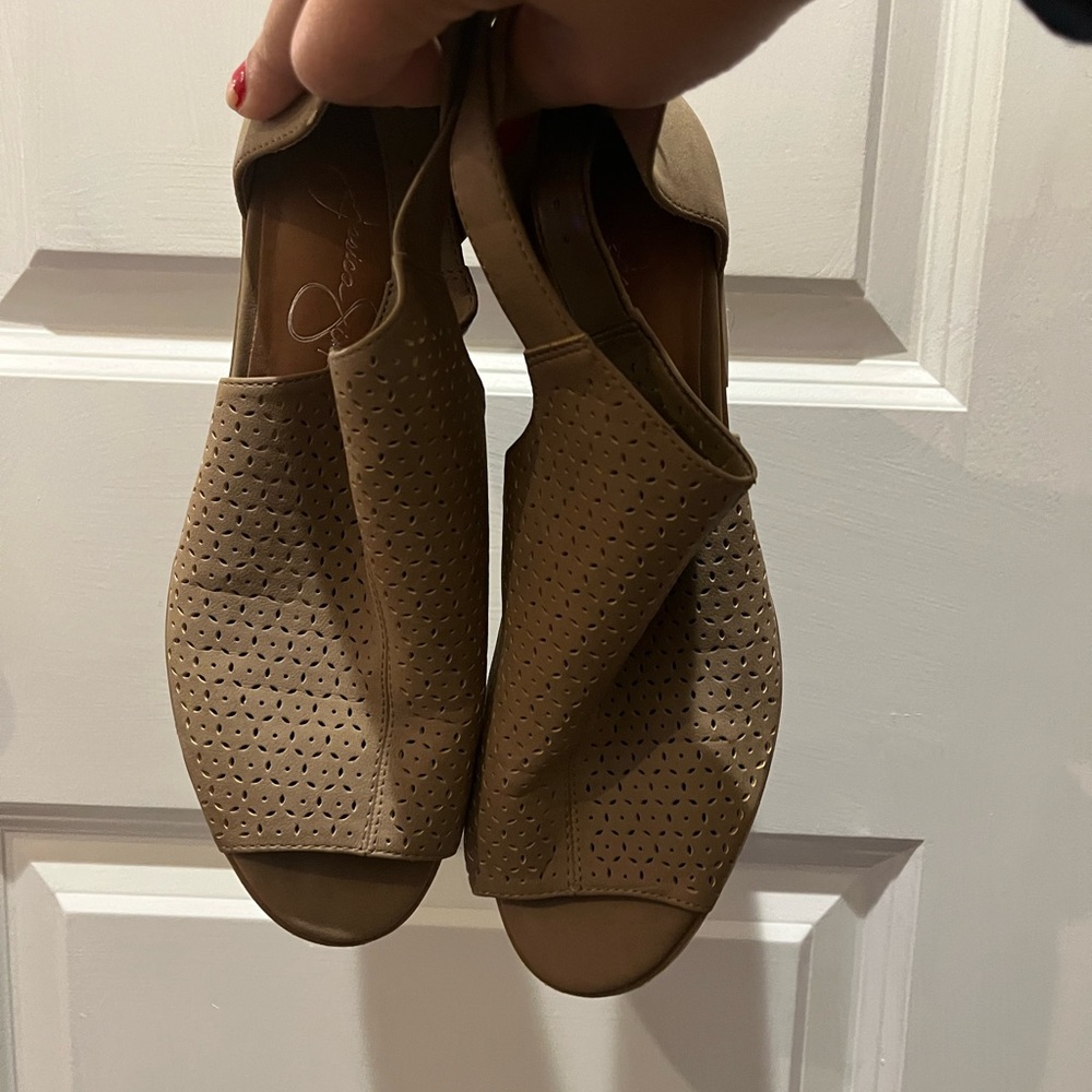 Gorgeous and comfortable sandals